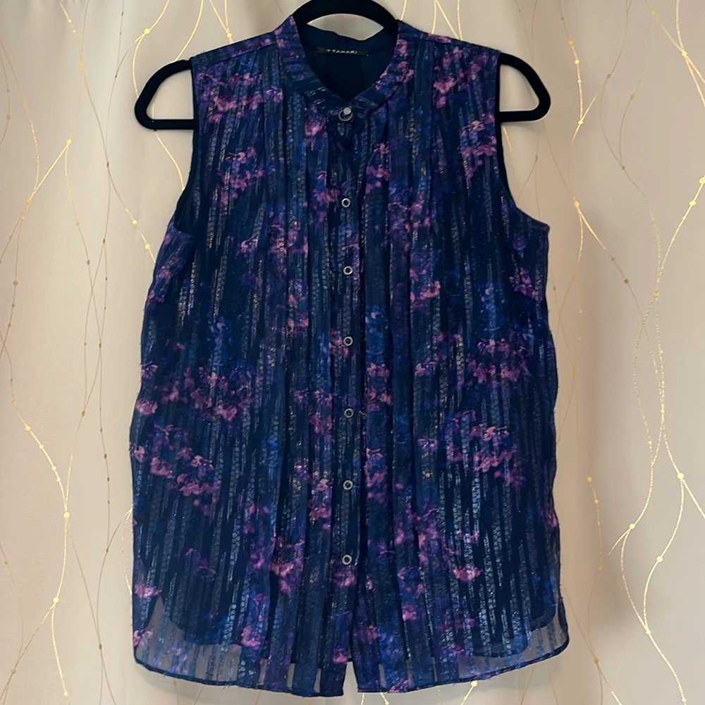 T-Tahari size Small Navy Purple Floral Sleeveless Blouse